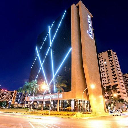 Cullinan Hplus Premium Brasília Exterior foto The hotel at night