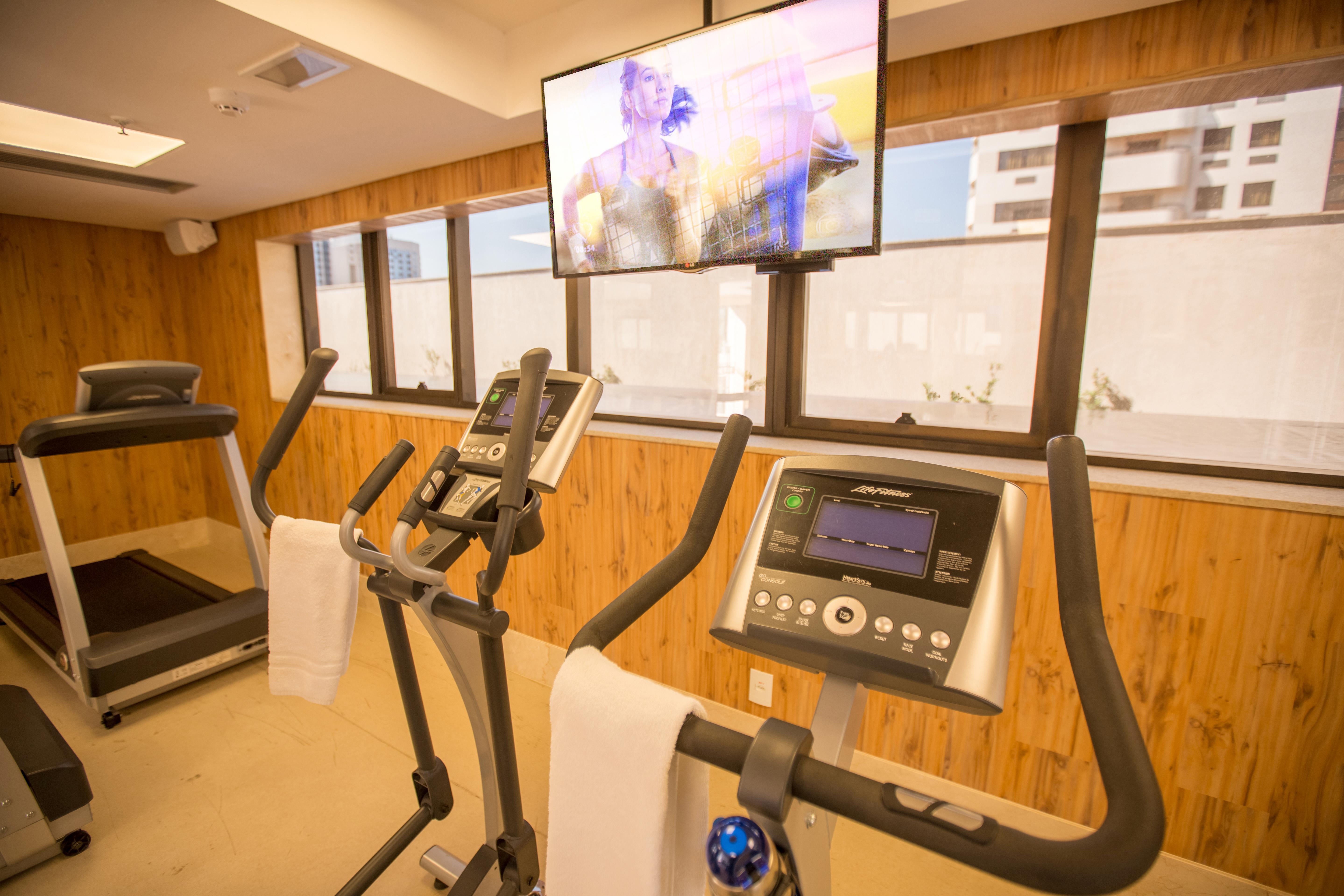 Cullinan Hplus Premium Brasília Exterior foto The gym at the hotel