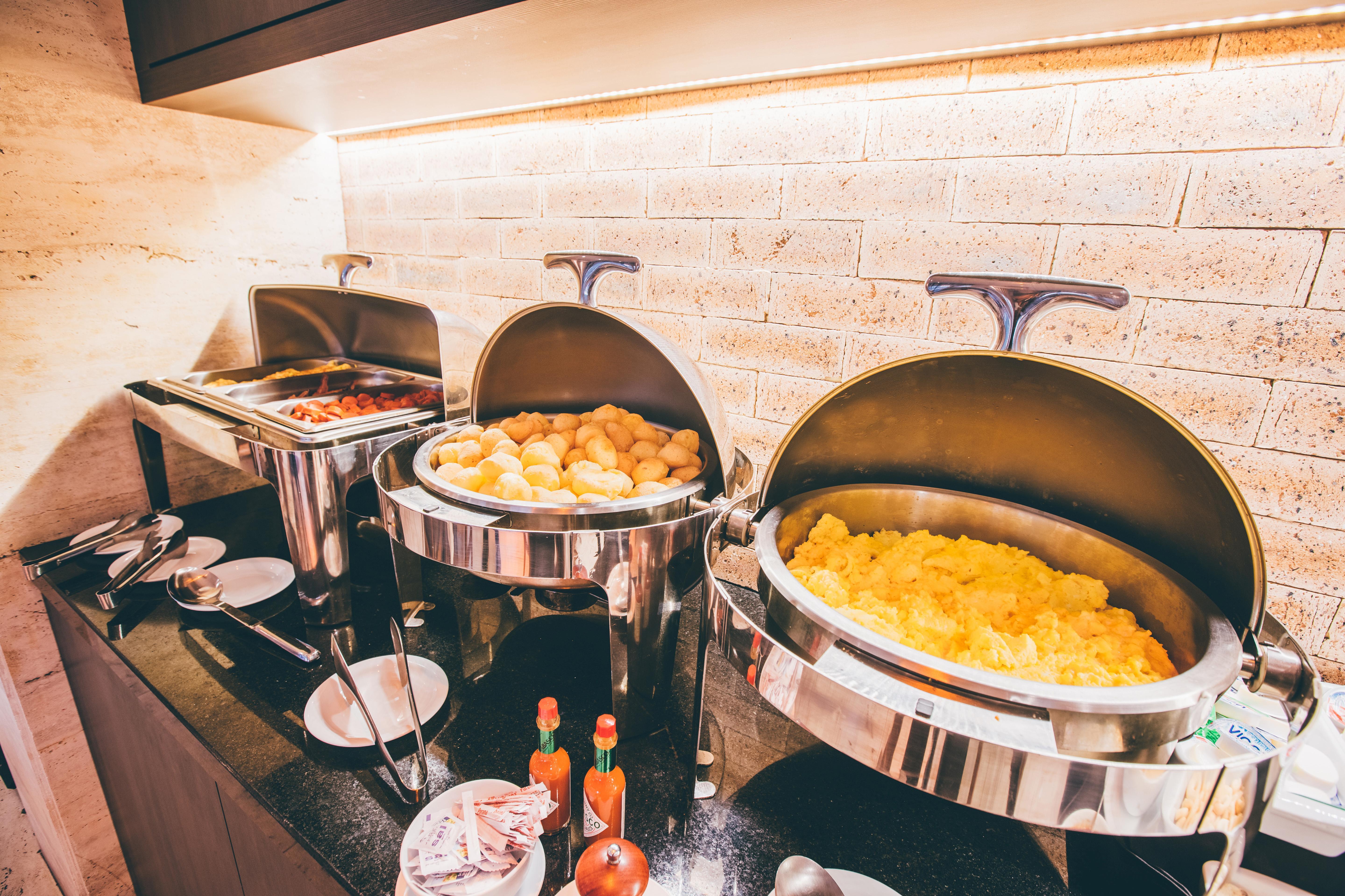 Cullinan Hplus Premium Brasília Exterior foto Chafing dishes