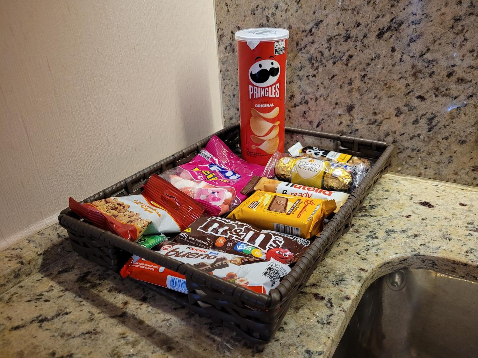 Cullinan Hplus Premium Brasília Exterior foto A snack drawer