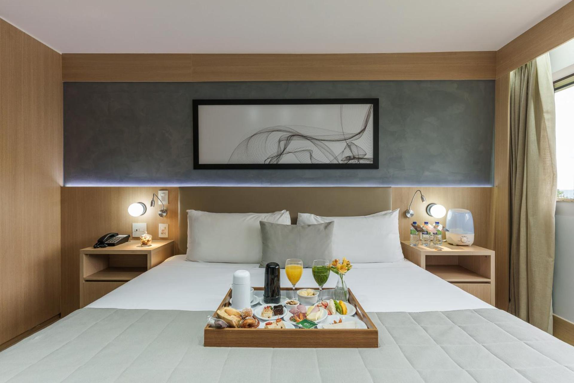 Cullinan Hplus Premium Brasília Zimmer foto